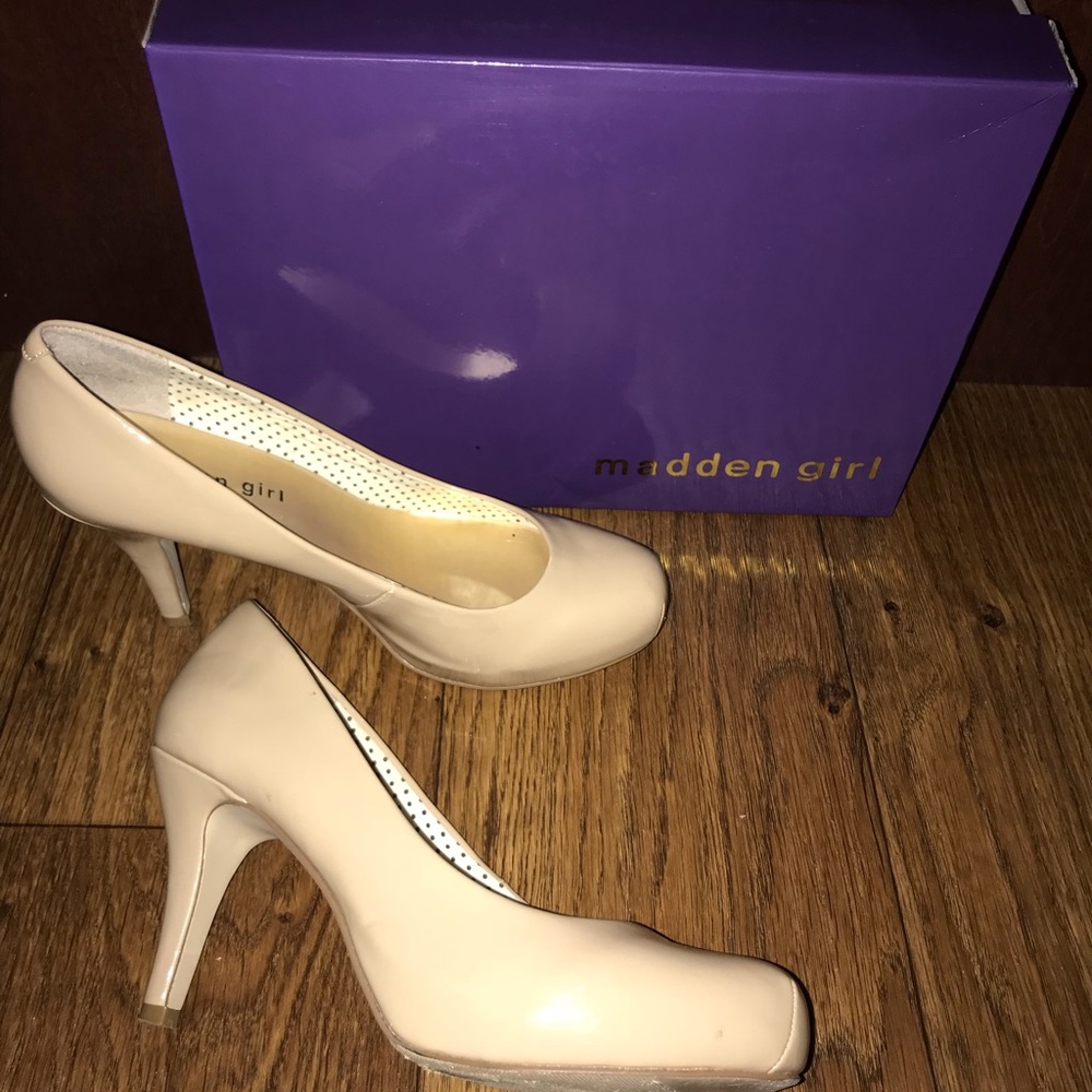 Size 7.5 Nude Madden Girl Heels